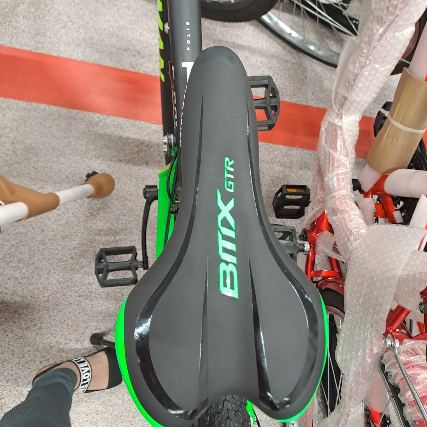 Bicicletă Caraiman, roți 26 inch, suspensie pneumatica, frâne pe disc, Verde