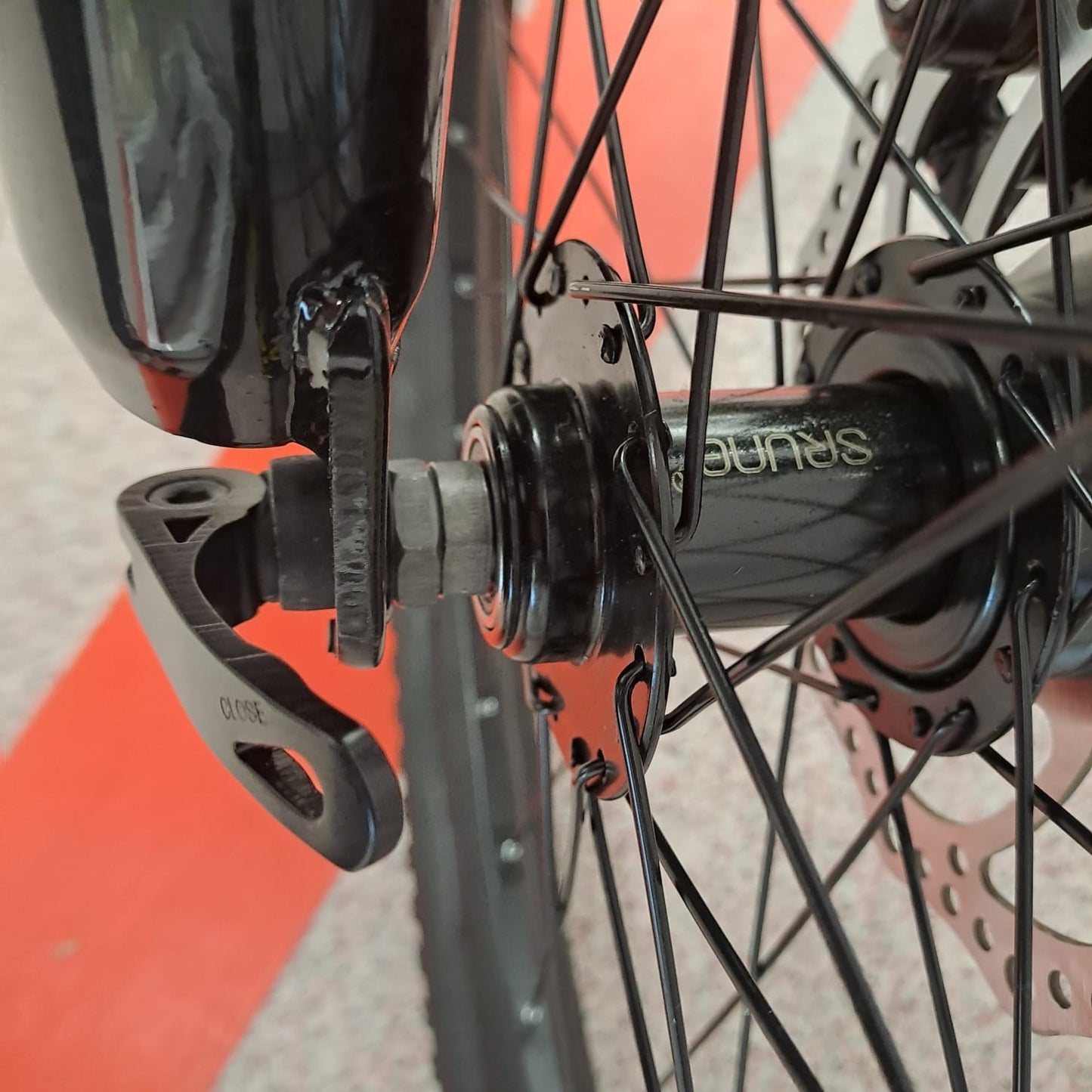 Bicicletă Caraiman, roți 26 inch, suspensie pneumatica, frâne pe disc, Verde