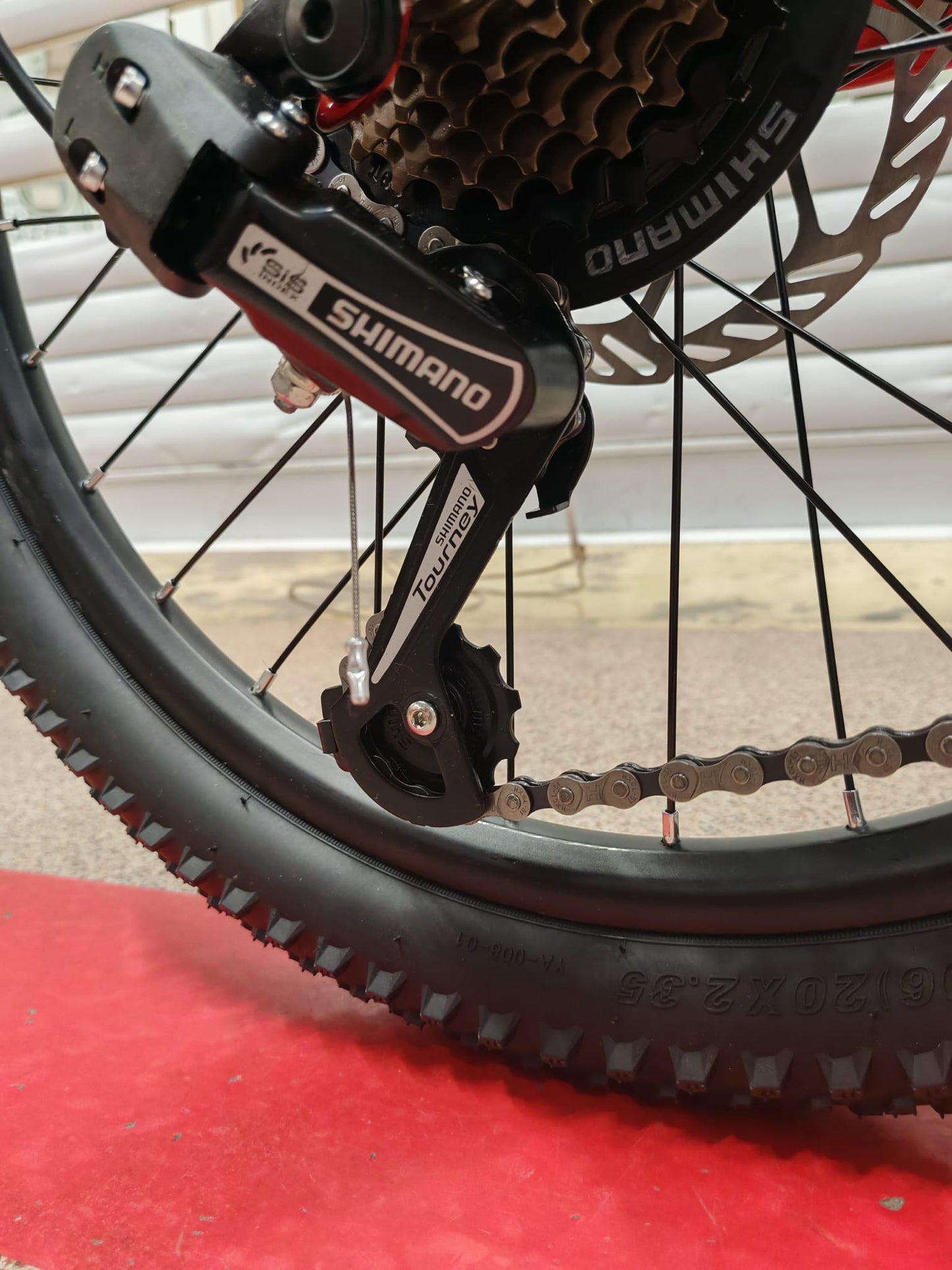 Bicicleta MTB 20 Inch, frane pe disc, 7 viteze shimano, rosu