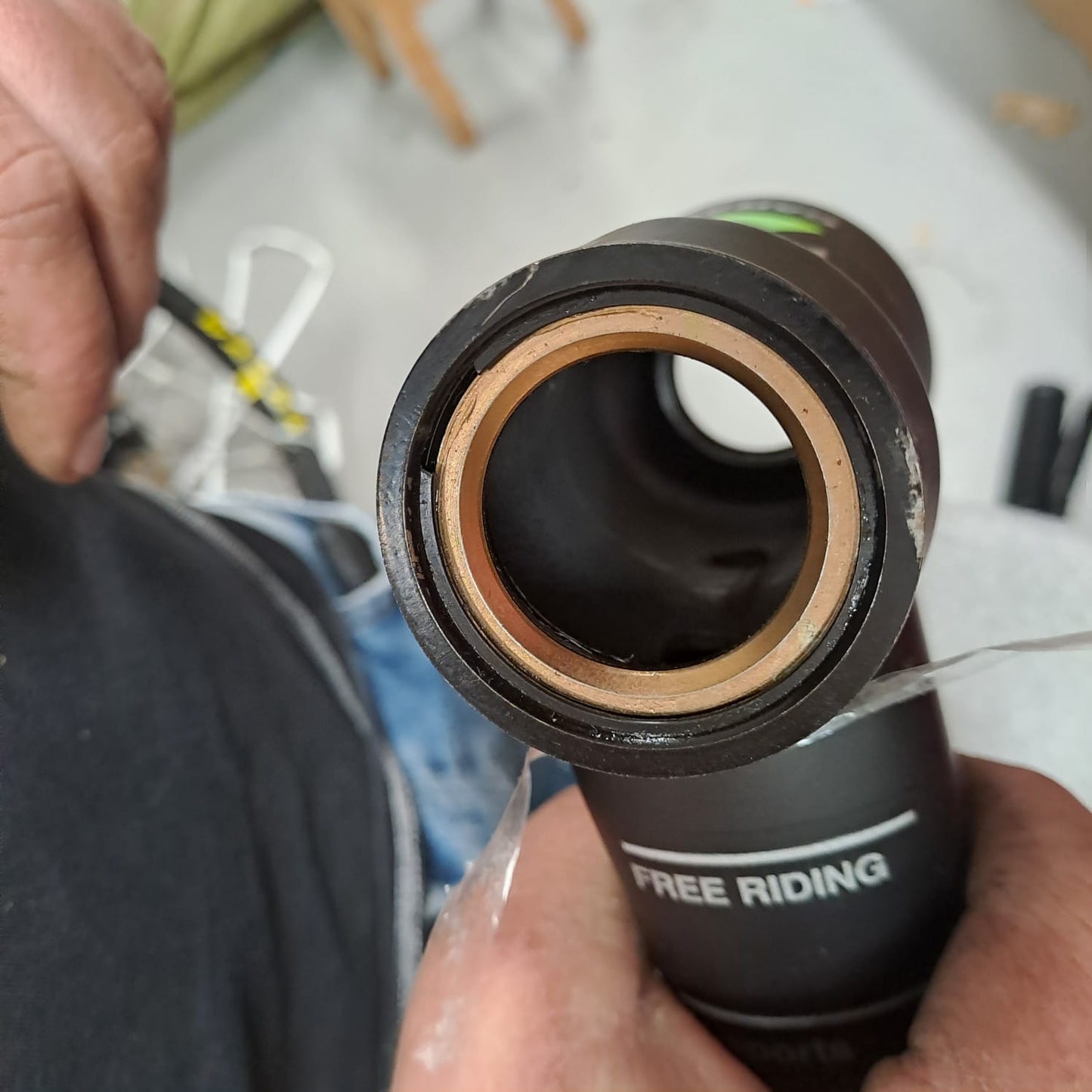 Bicicletă Caraiman, roți 26 inch, suspensie pneumatica, frâne pe disc, Verde